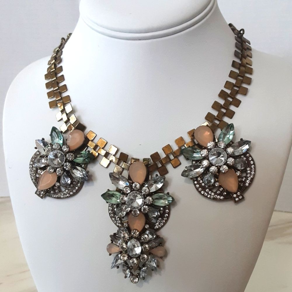 EXPRESS ANTIQUED STATEMENT RHINESTONE CRYSTAL FLOWER BIB NECKLACE 18"